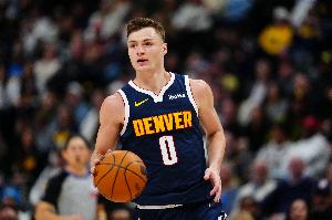 pg电子游戏免费-冲劲十足！布劳恩半场6中4拿到9分7板 正负值+10