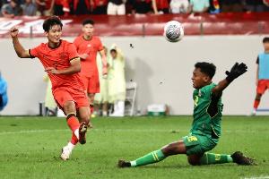 pg电子中国官网-表现不佳!向余望社媒被冲:发配海沟 大学校队水平 去踢苏超...